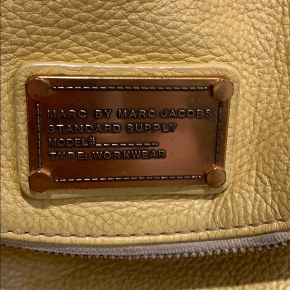 Cute yellow Marc Jacobs crossbody - Picture 2 of 9